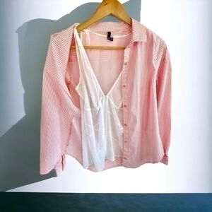 Nydj button down top, size M, cotton/spandex, removable inner shaper, EUC